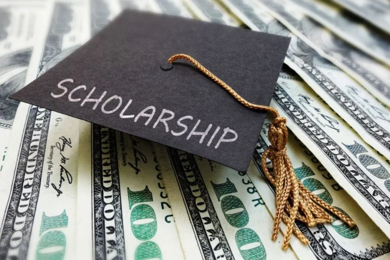 Grants vs Scholarships